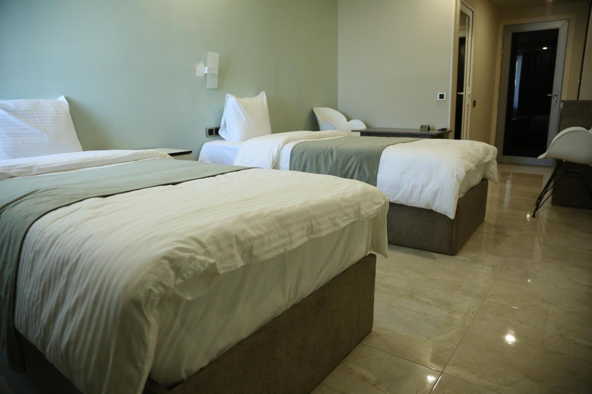 Vell Grey Hotel Martuni Luaran gambar